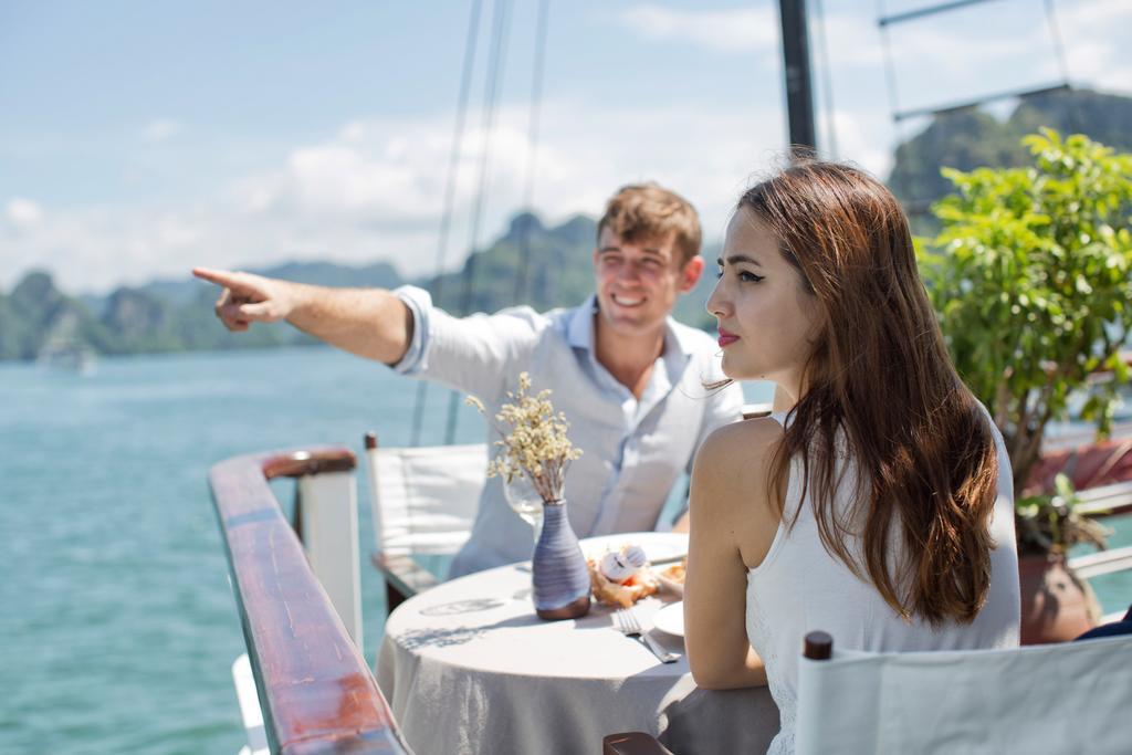 Secret Halong Cruise Hotel Hạ Long Ngoại thất bức ảnh