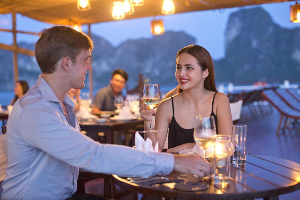 Secret Halong Cruise Hotel Hạ Long Ngoại thất bức ảnh