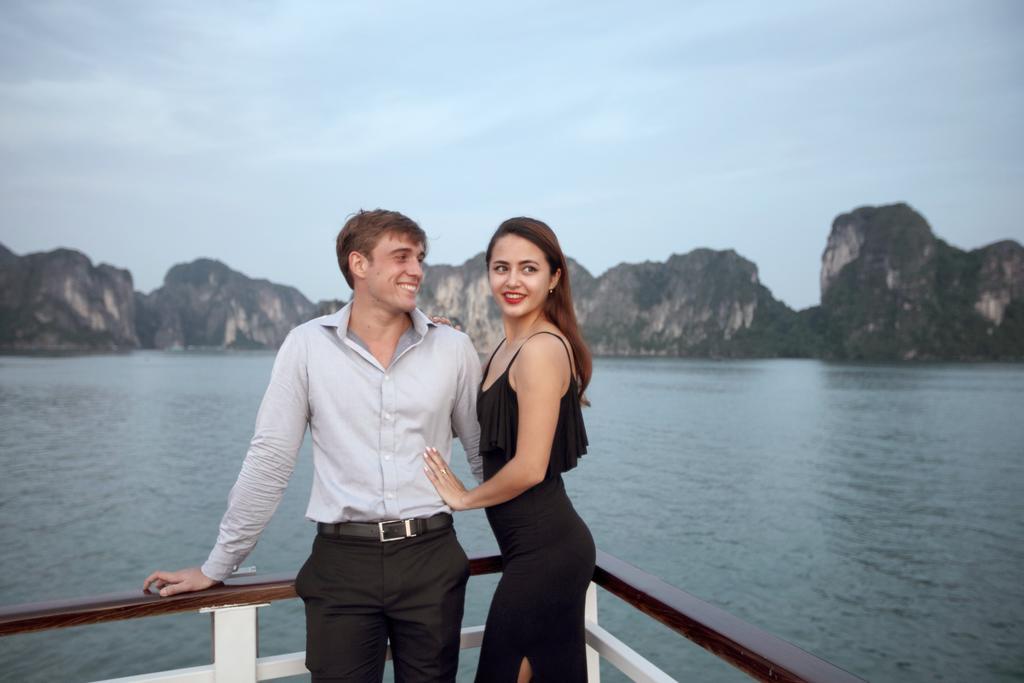 Secret Halong Cruise Hotel Hạ Long Ngoại thất bức ảnh