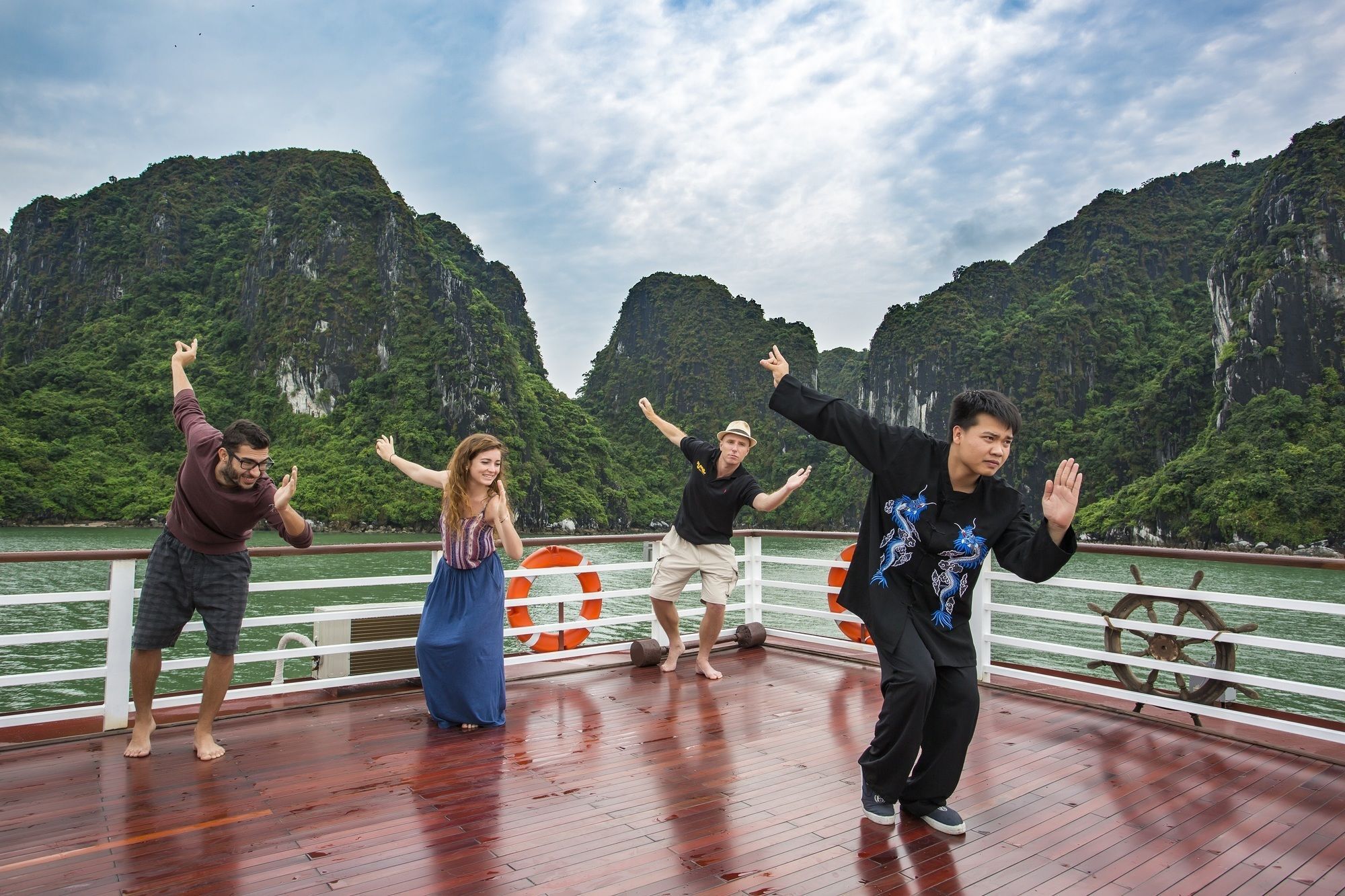 Secret Halong Cruise Hotel Hạ Long Ngoại thất bức ảnh